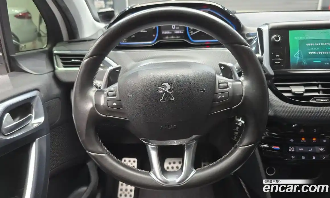 Peugeot 2008 2015 1.6 гидро в Москве, фото 14