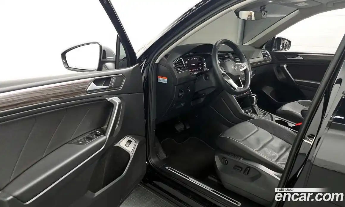 Volkswagen Tiguan 2023 2.0 гидро в Москве № 1350260, фото 13
