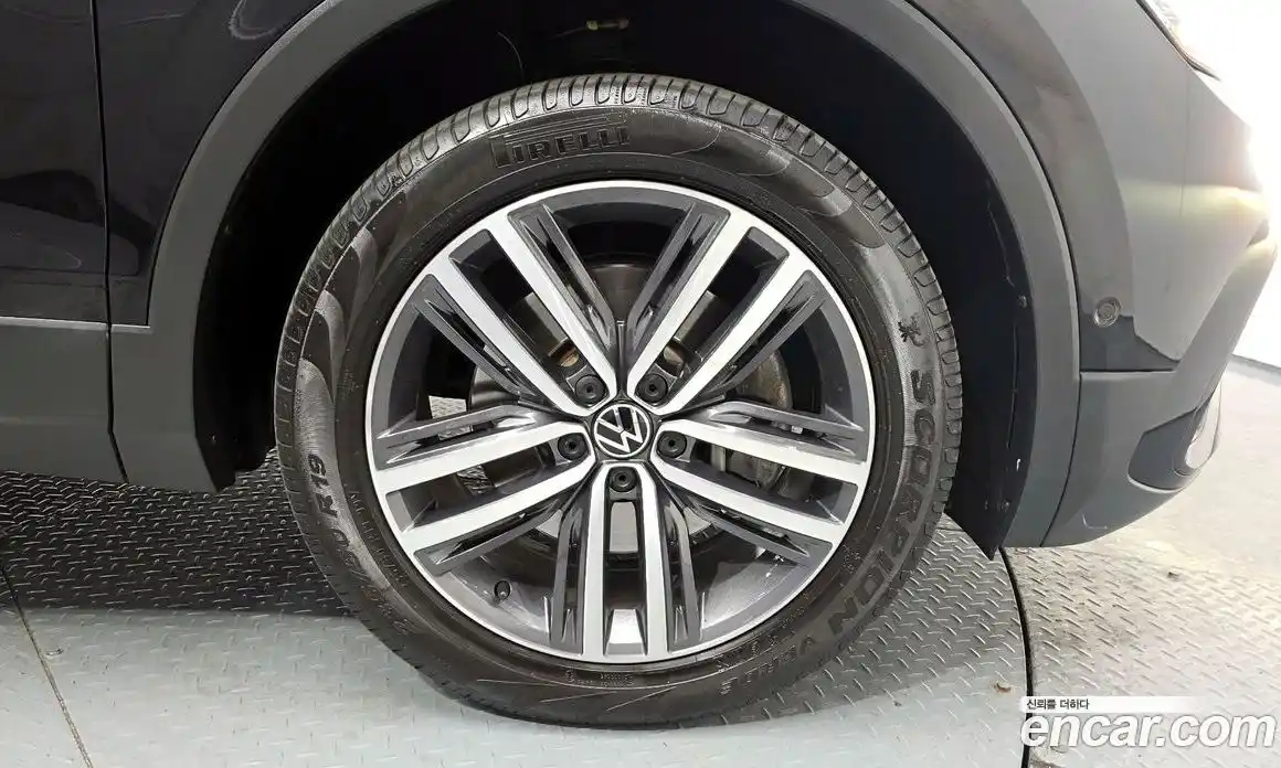 Volkswagen Tiguan 2023 2.0 гидро в Москве № 1350260, фото 7