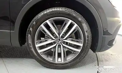 Volkswagen Tiguan 2023 2.0 гидро в Москве № 1350260, миниатюра 7