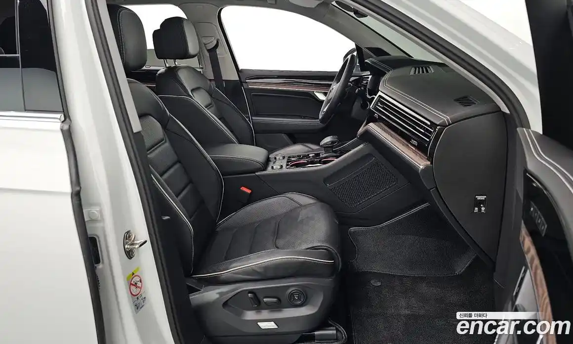 Volkswagen Touareg 2024 3.0 гидро в Москве № 1622970, фото 17