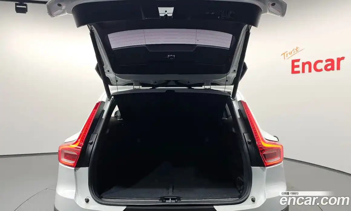 Volvo XC40 2019 2.0 гидро в Москве № 1836915, фото 26