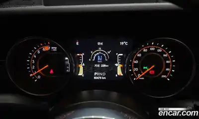Jeep Wrangler 2019 2.0 гидро в Москве № 1838371, миниатюра 11