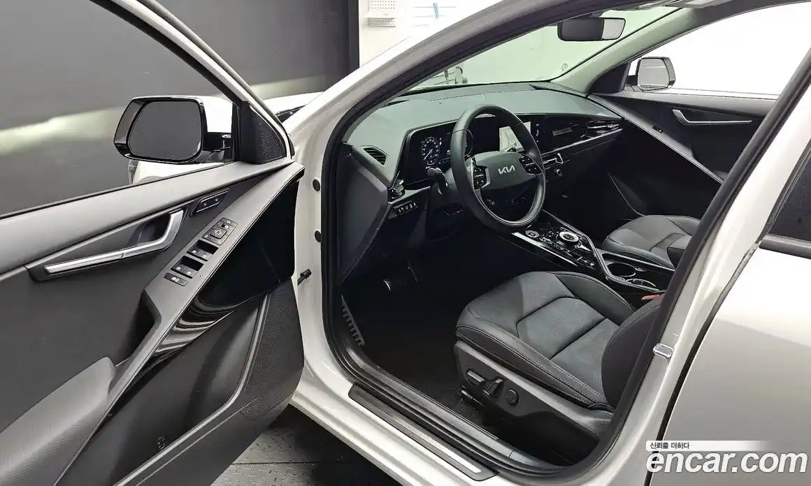 Kia Niro 2025 1.6 гидро в Москве № 1417834, фото 12