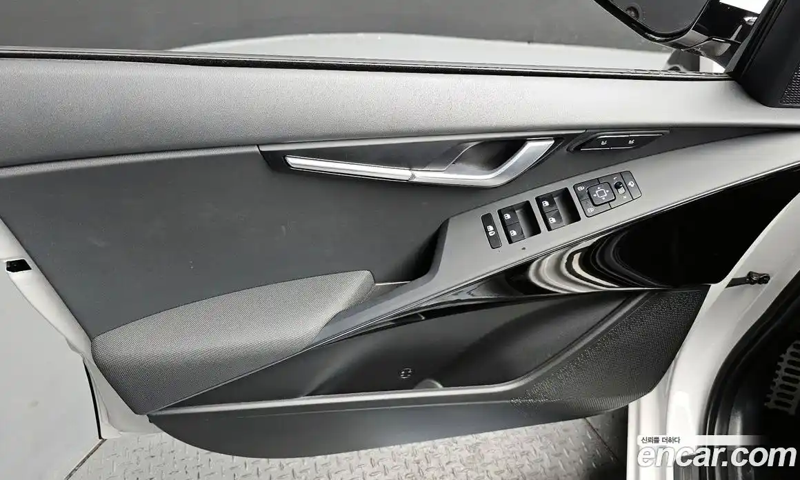 Kia Niro 2025 1.6 гидро в Москве № 1417834, фото 13