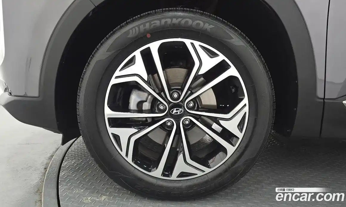 Hyundai Santa Fe 2018 2.0 гидро в Москве № 1610367, фото 5