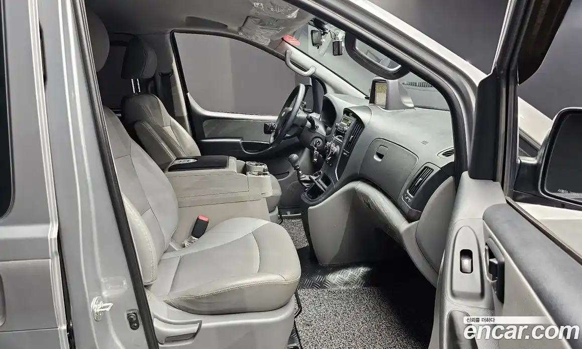 Hyundai Starex 2014 2.5 механика в Москве № 1610618, фото 16