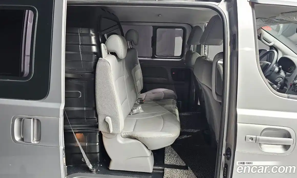 Hyundai Starex 2014 2.5 механика в Москве № 1610618, фото 17