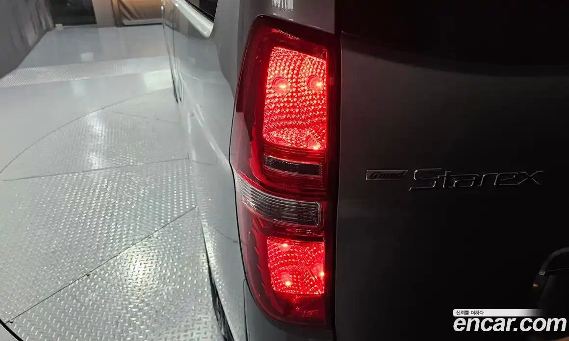 Hyundai Starex 2014 2.5 механика в Москве № 1610618, фото 9