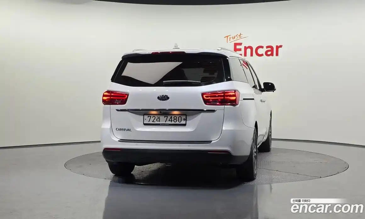 Kia Canival 2019 2.2 гидро в Москве № 1684615, фото 4