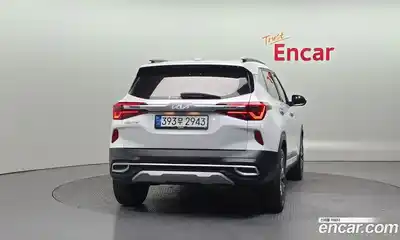 Kia Seltos 2022 1.6 гидро в Москве № 1831572, миниатюра 4