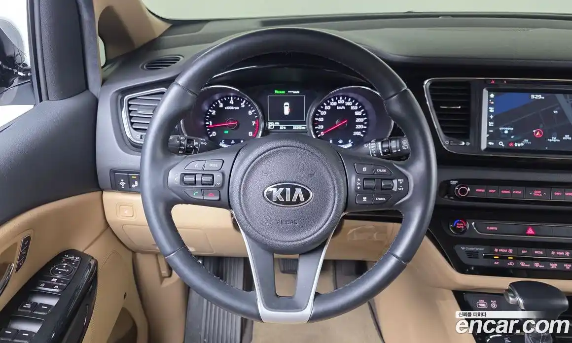 Kia Canival 2017 3.3 гидро в Москве № 1904706, фото 19