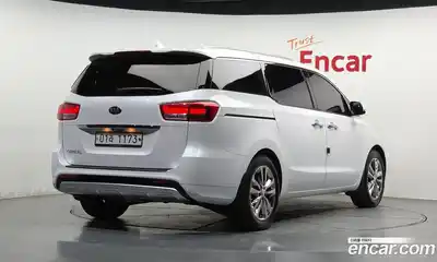 Kia Canival 2017 3.3 гидро в Москве № 1904706, миниатюра 2