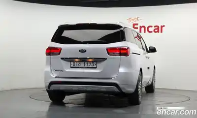 Kia Canival 2017 3.3 гидро в Москве № 1904706, миниатюра 4