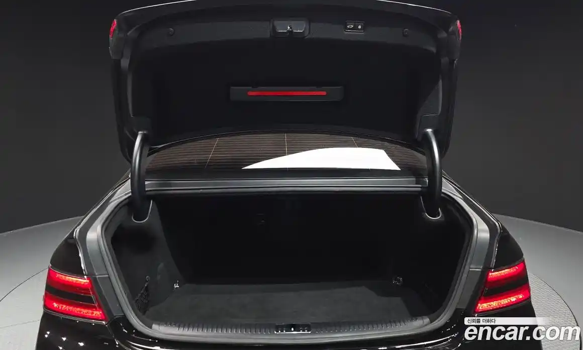 Genesis G90 2018 3.8 гидро в Москве № 1905713, фото 20