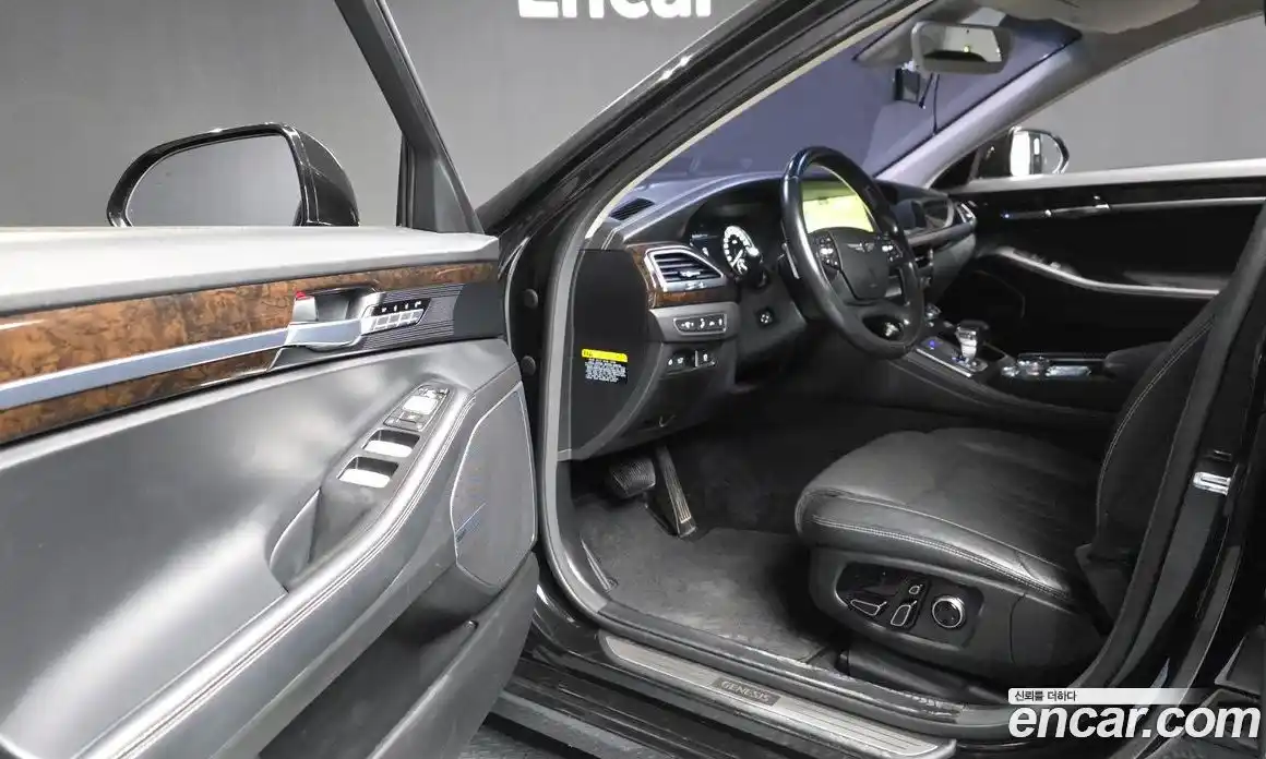 Genesis G90 2018 3.8 гидро в Москве № 1905713, фото 10