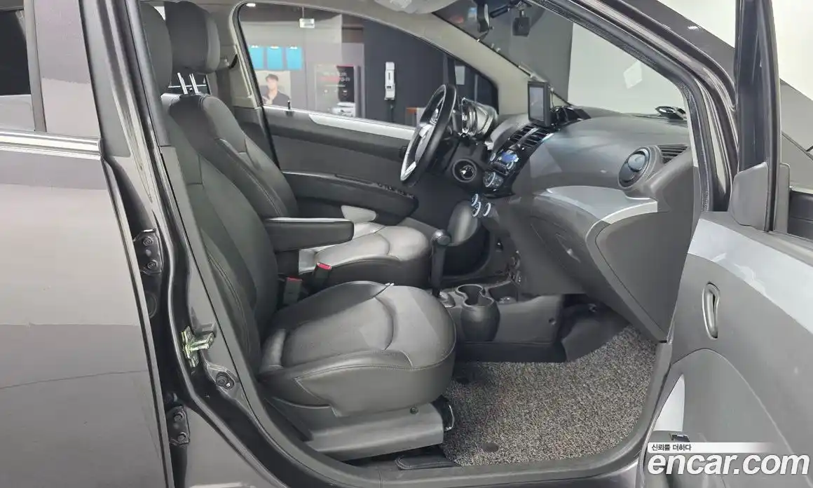 Chevrolet Spark 2013 1.0 гидро в Москве № 1907331, фото 17