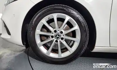Mercedes-Benz A-Class 2019 2.0 гидро в Москве № 1908299, миниатюра 4