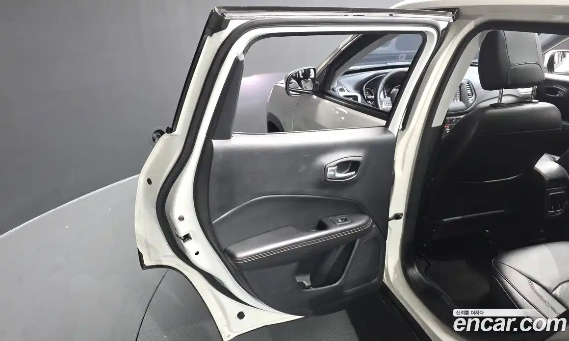 Jeep Compass 2018 2.4 гидро в Москве № 1918881, фото 15