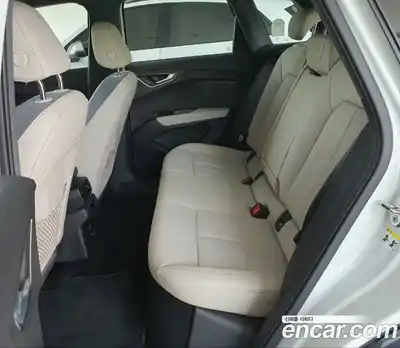 Audi Q4 e-tron 2025 гидро в Москве № 1473563, миниатюра 11