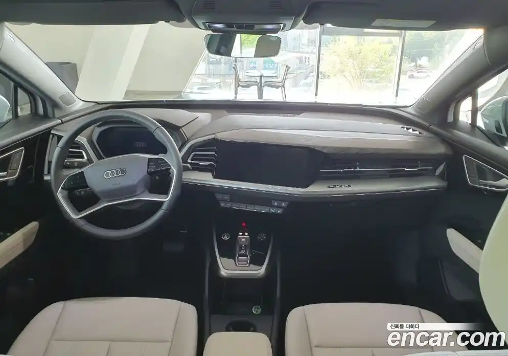 Audi Q4 e-tron 2025 гидро в Москве № 1473563, фото 12