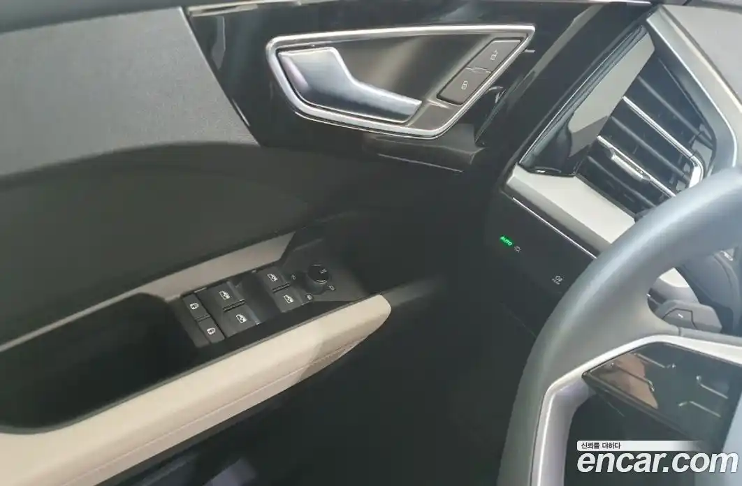 Audi Q4 e-tron 2025 гидро в Москве № 1473563, фото 17