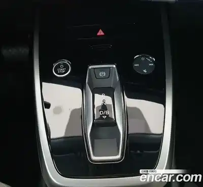 Audi Q4 e-tron 2025 гидро в Москве № 1473563, миниатюра 9