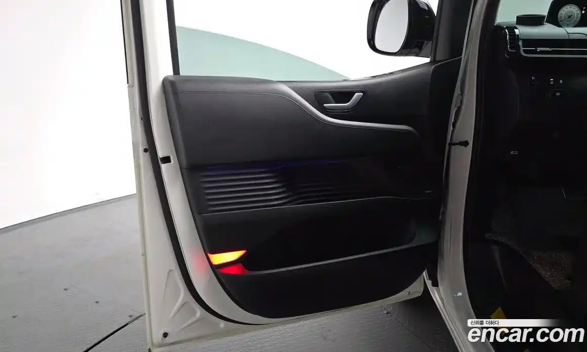 Hyundai Staria 2021 3.5 гидро в Москве № 1537599, фото 15