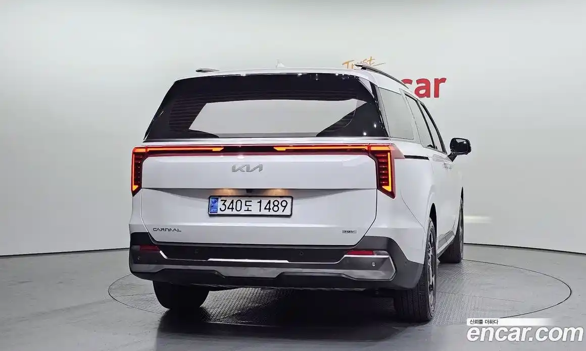 Kia Canival 2024 1.6 гидро в Москве № 1831666, фото 4
