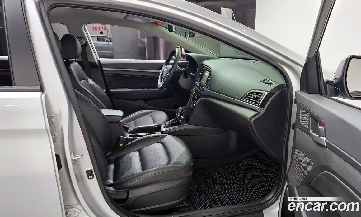 Hyundai Avante 2017 1.6 гидро в Москве № 1903961, фото 16