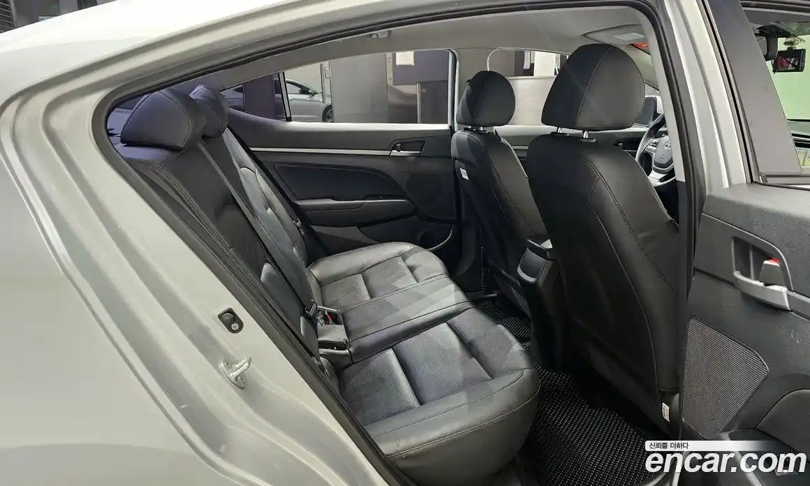 Hyundai Avante 2017 1.6 гидро в Москве № 1903961, фото 17