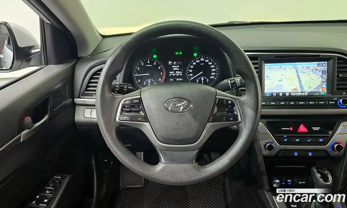 Hyundai Avante 2017 1.6 гидро в Москве № 1903961, фото 18