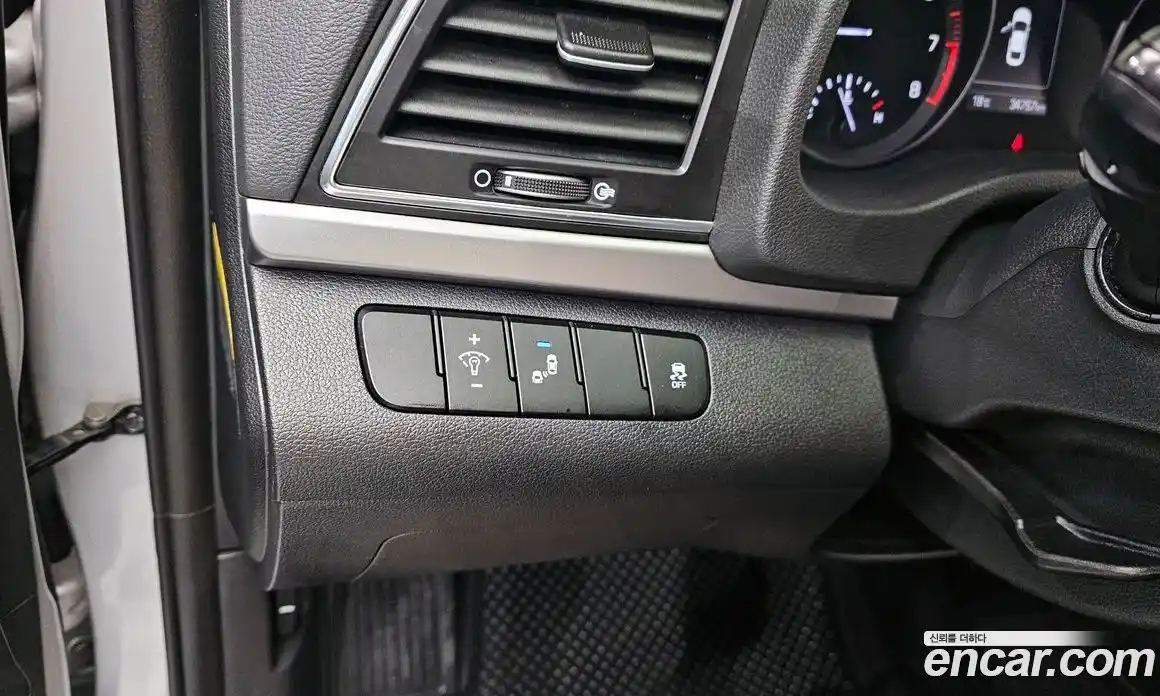 Hyundai Avante 2017 1.6 гидро в Москве № 1903961, фото 22