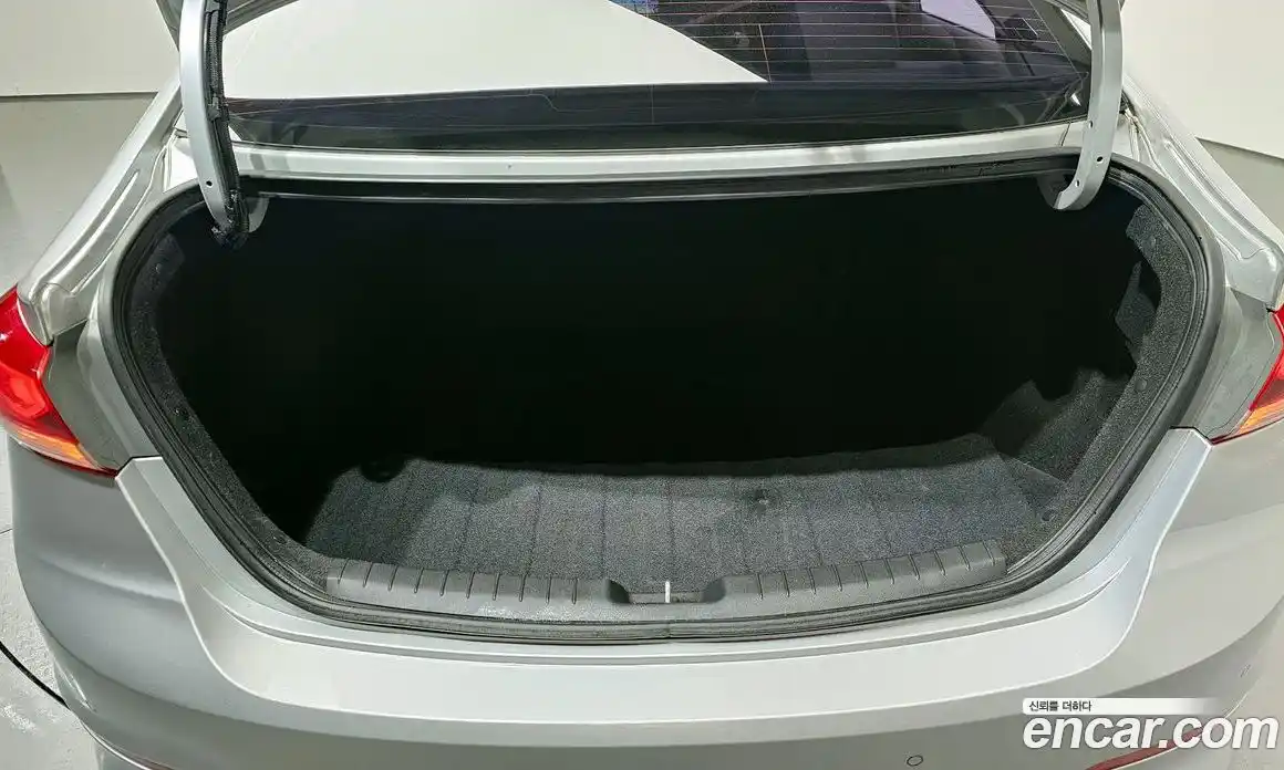 Hyundai Avante 2017 1.6 гидро в Москве № 1903961, фото 26