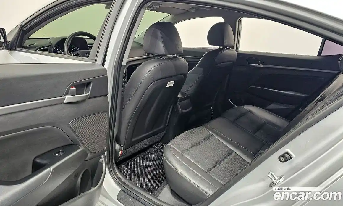 Hyundai Avante 2017 1.6 гидро в Москве № 1903961, фото 29