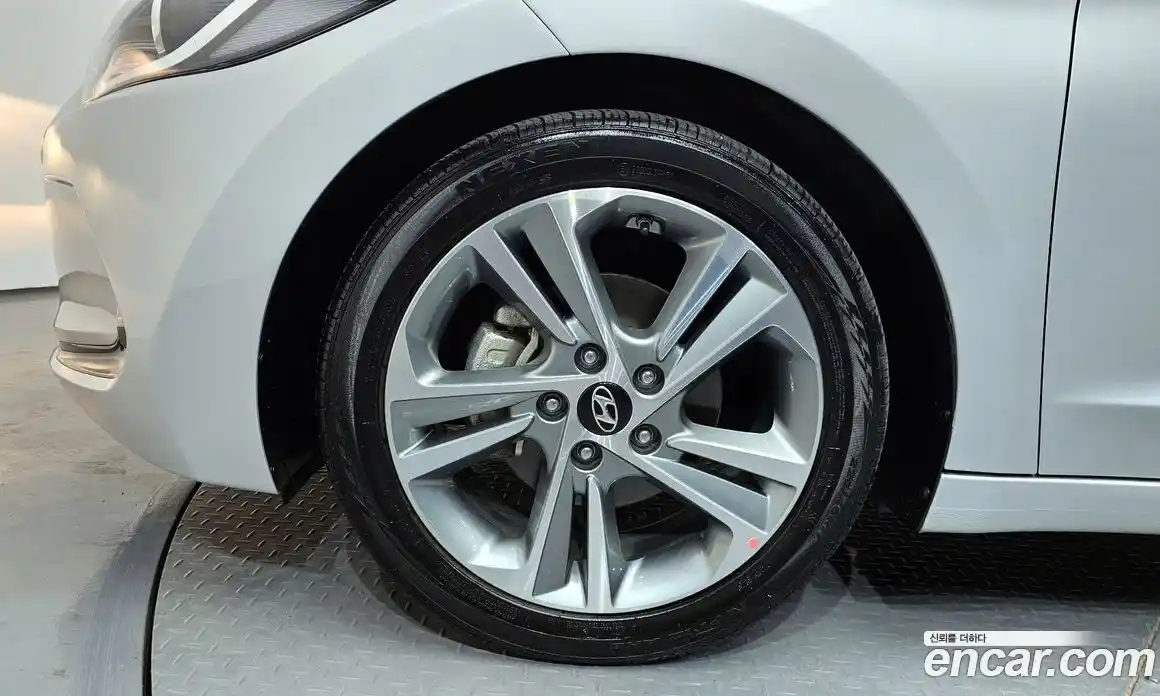 Hyundai Avante 2017 1.6 гидро в Москве № 1903961, фото 5