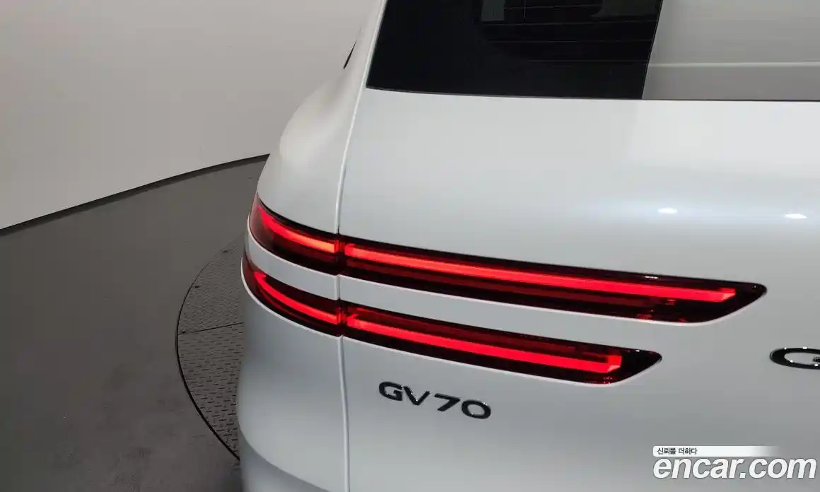 Genesis GV70 2025 2.5 гидро в Москве № 1905217, фото 9