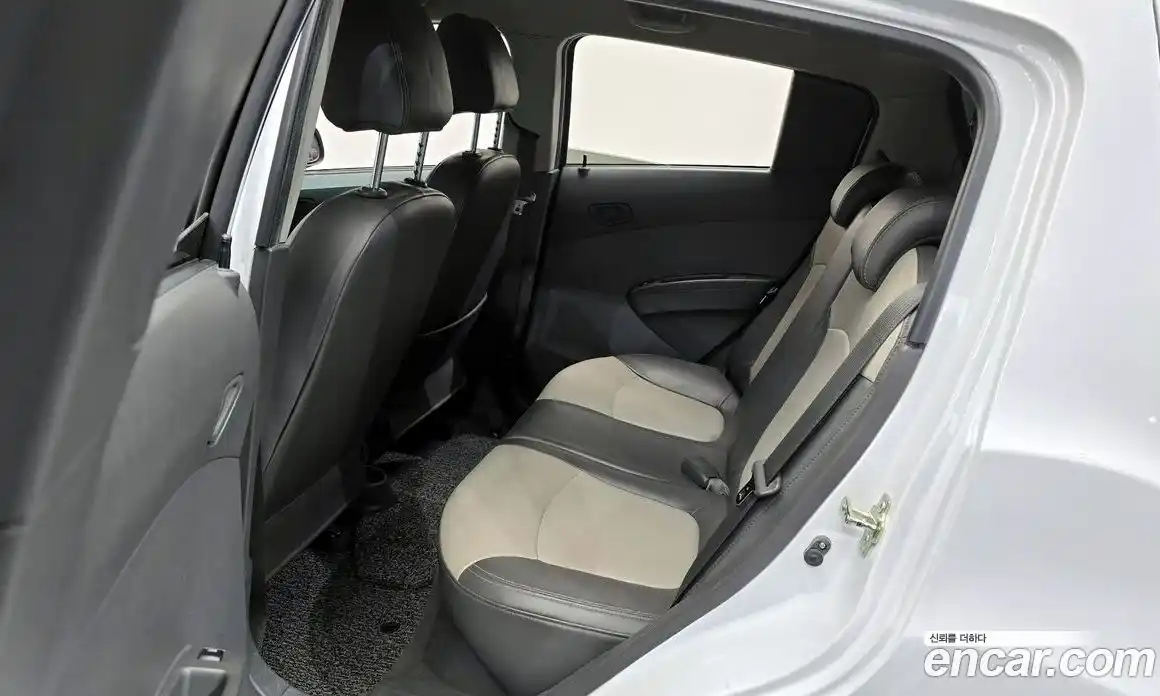 Chevrolet Spark 2012 1.0 гидро в Москве № 1907684, фото 11