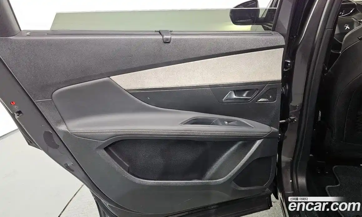 Peugeot 5008 2020 2.0 гидро в Москве, фото 15