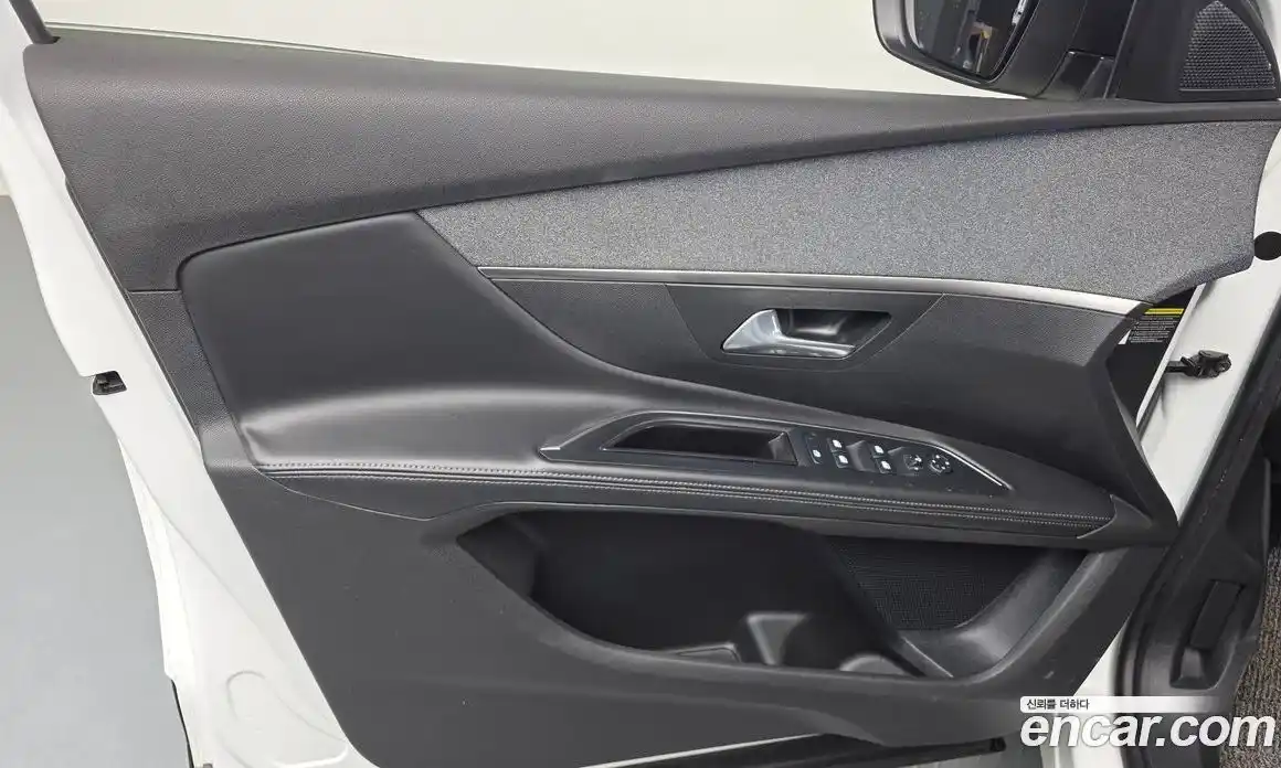 Peugeot 5008 2018 1.6 гидро в Москве, фото 14
