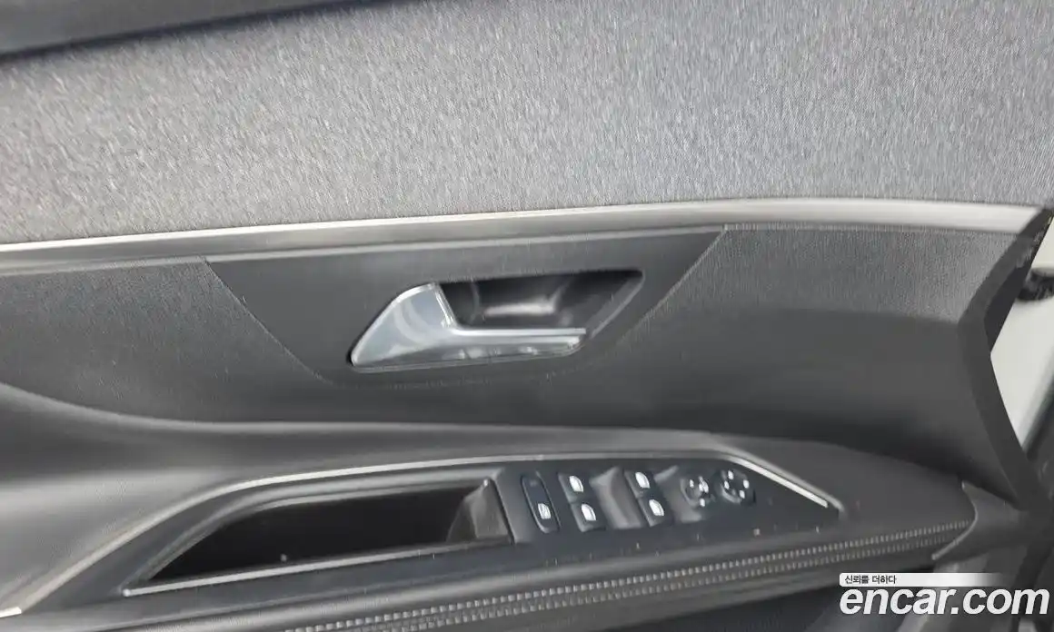 Peugeot 5008 2018 1.6 гидро в Москве, фото 28