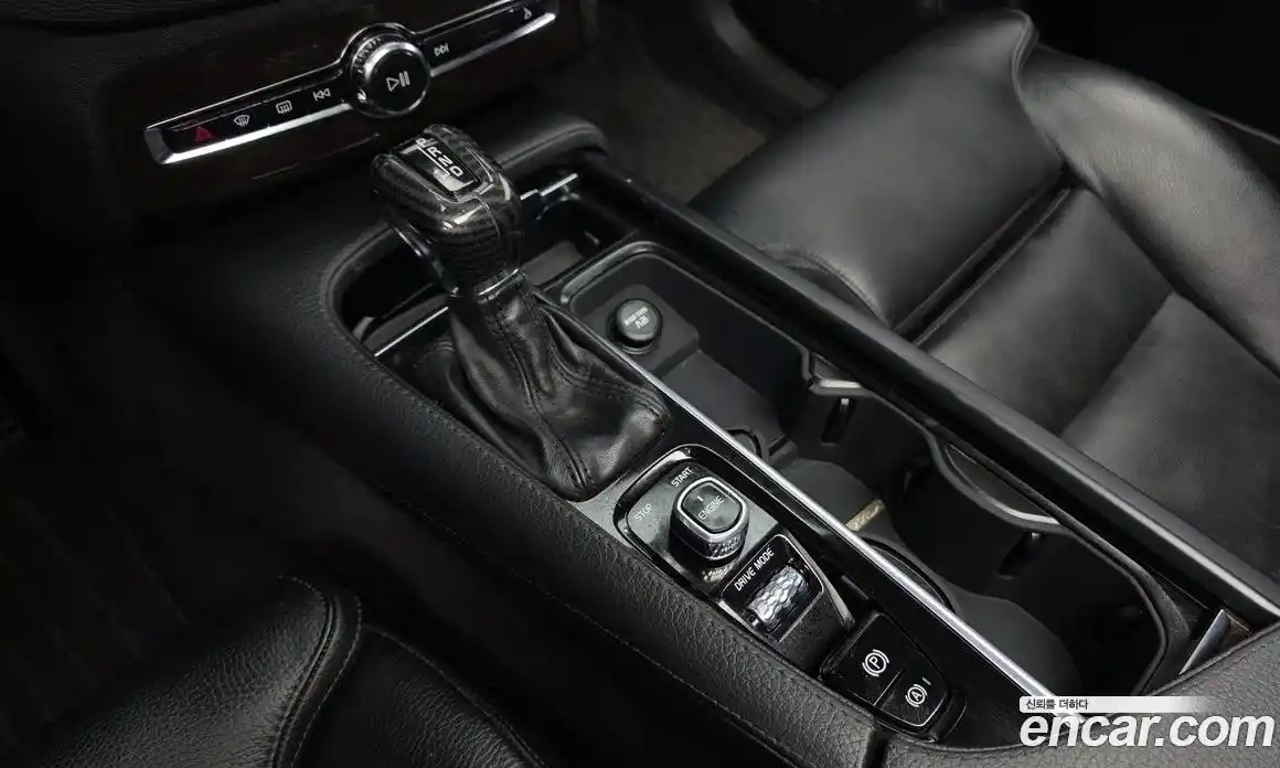 Volvo XC90 2017 2.0 гидро в Москве № 1913100, фото 9