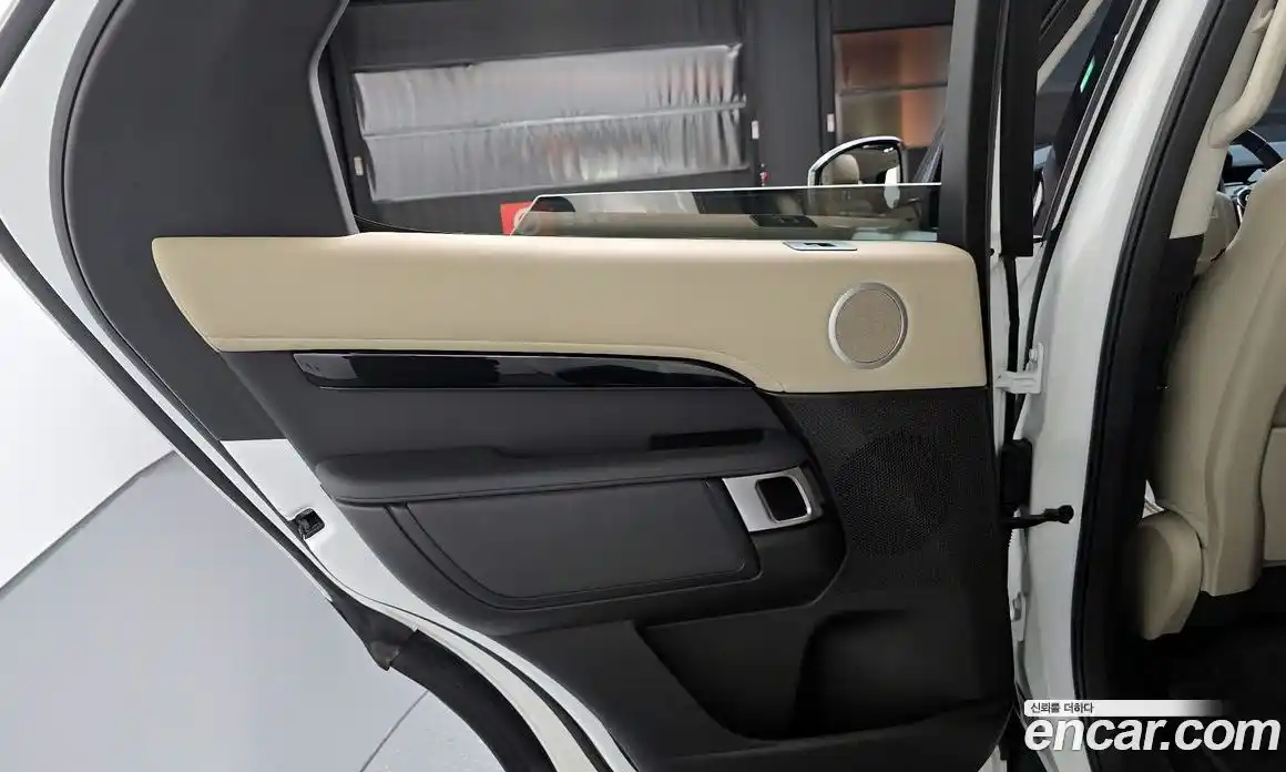 Land Rover Discovery 2018 2.0 гидро в Москве № 1914823, фото 15