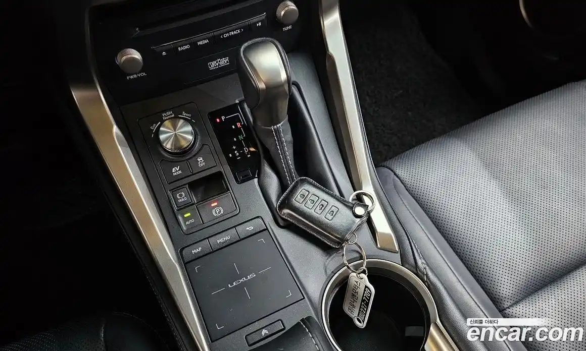 Lexus NX 2018 2.5 гидро в Москве № 1917089, фото 9