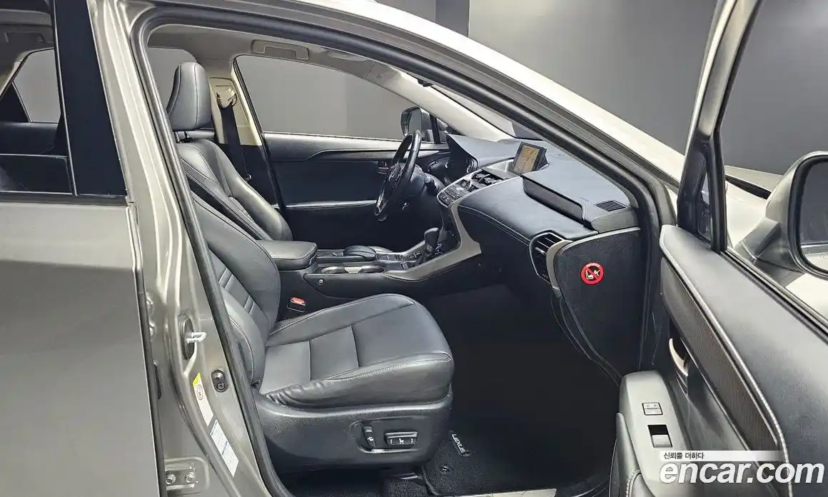 Lexus NX 2016 2.5 гидро в Москве № 1917092, фото 11