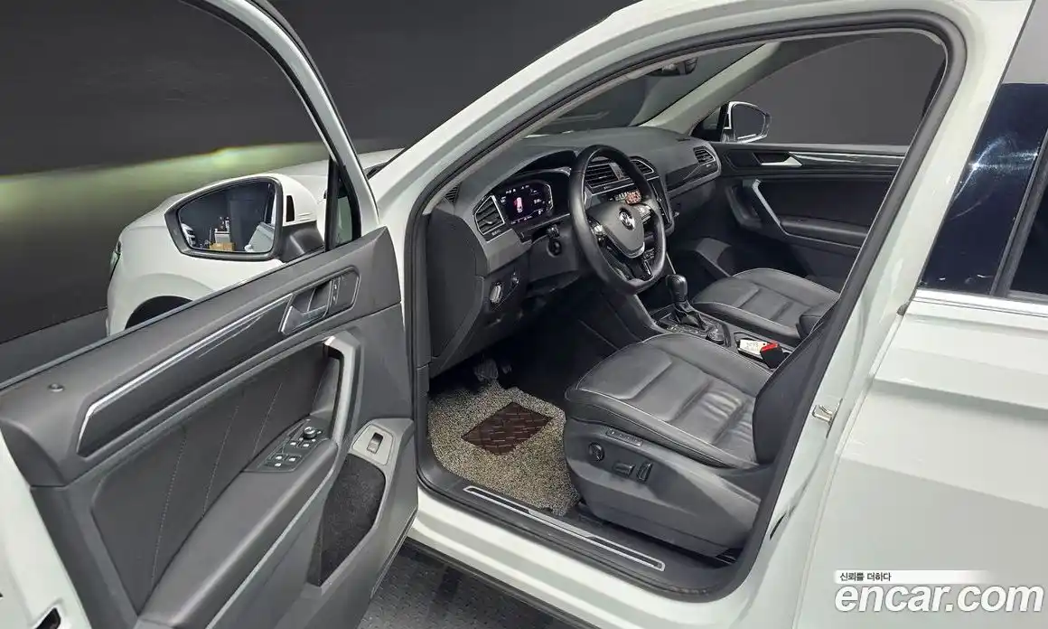 Volkswagen Tiguan 2020 2.0 гидро в Москве № 1917711, фото 17