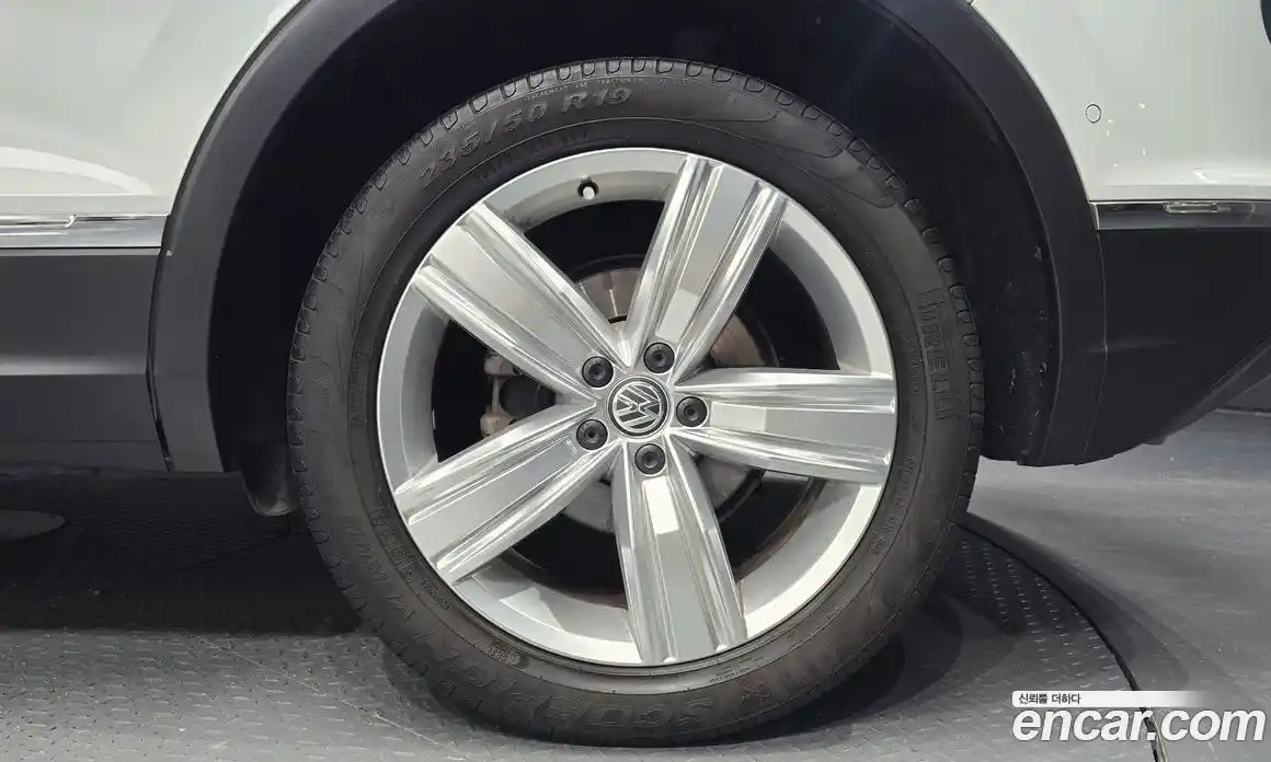Volkswagen Tiguan 2020 2.0 гидро в Москве № 1917711, фото 7