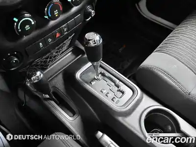 Jeep Wrangler 2011 2.8 гидро в Москве № 1919433, миниатюра 9