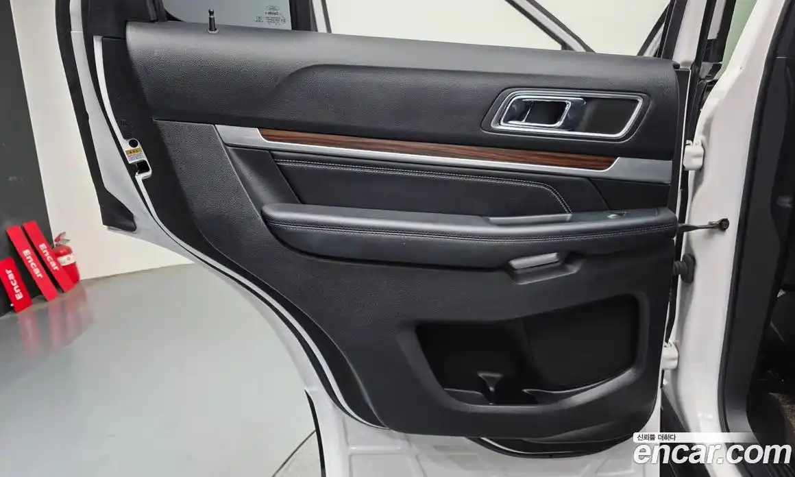 Ford Explorer 2018 2.3 гидро в Москве № 1920500, фото 15