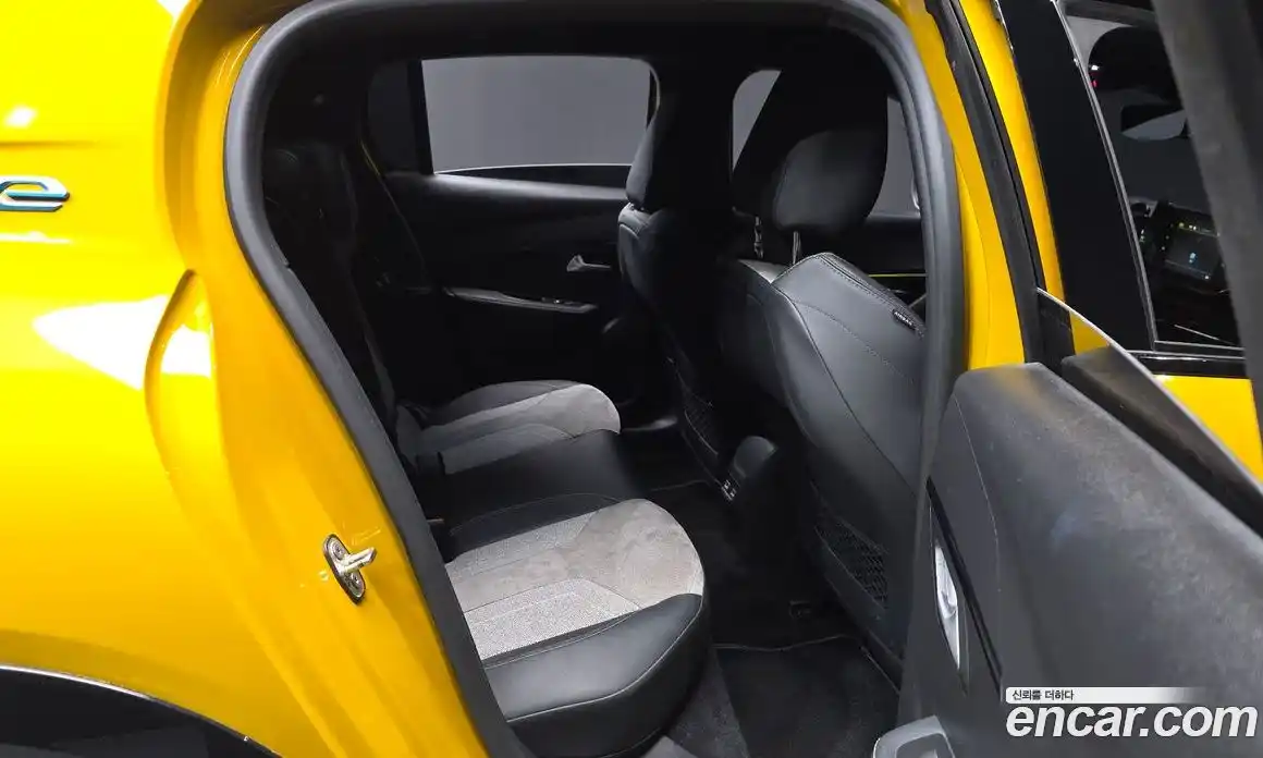 Peugeot 208 2021 0.1 гидро в Москве, фото 18